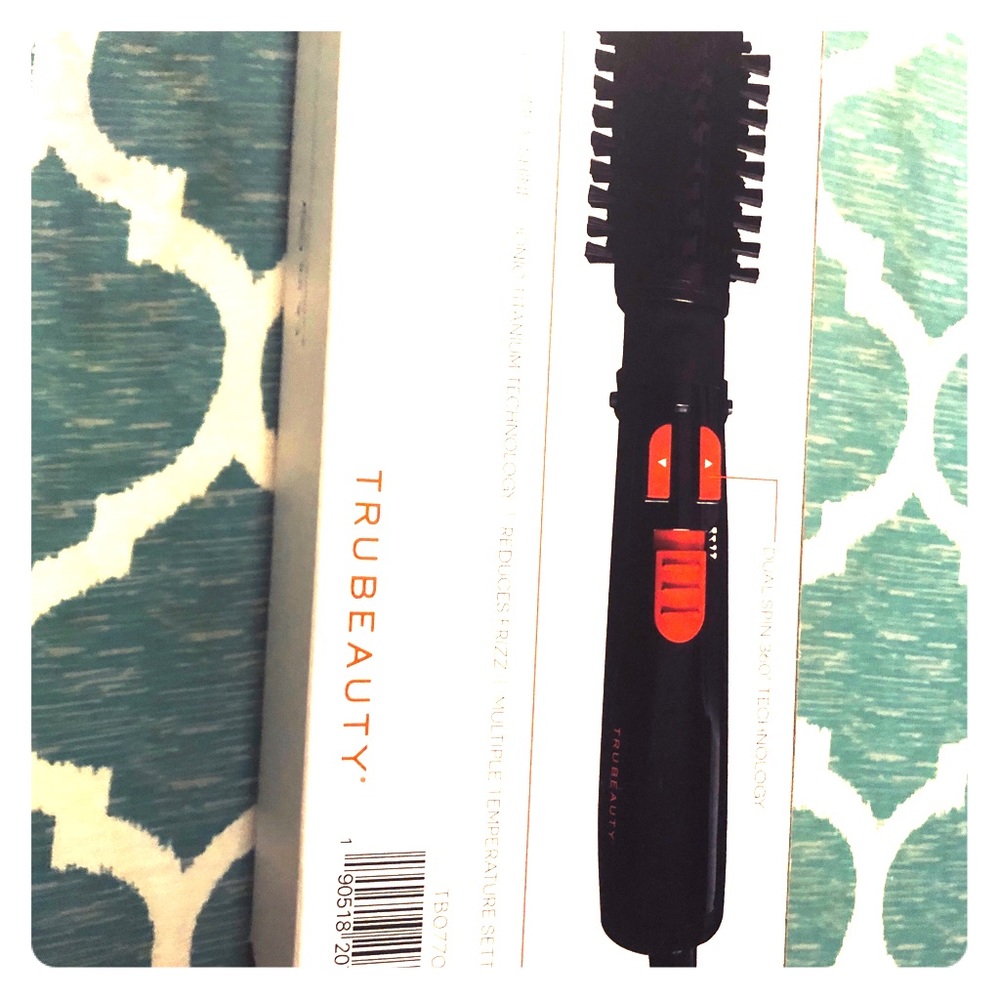 Hot Air Brush, add bright to your hair.